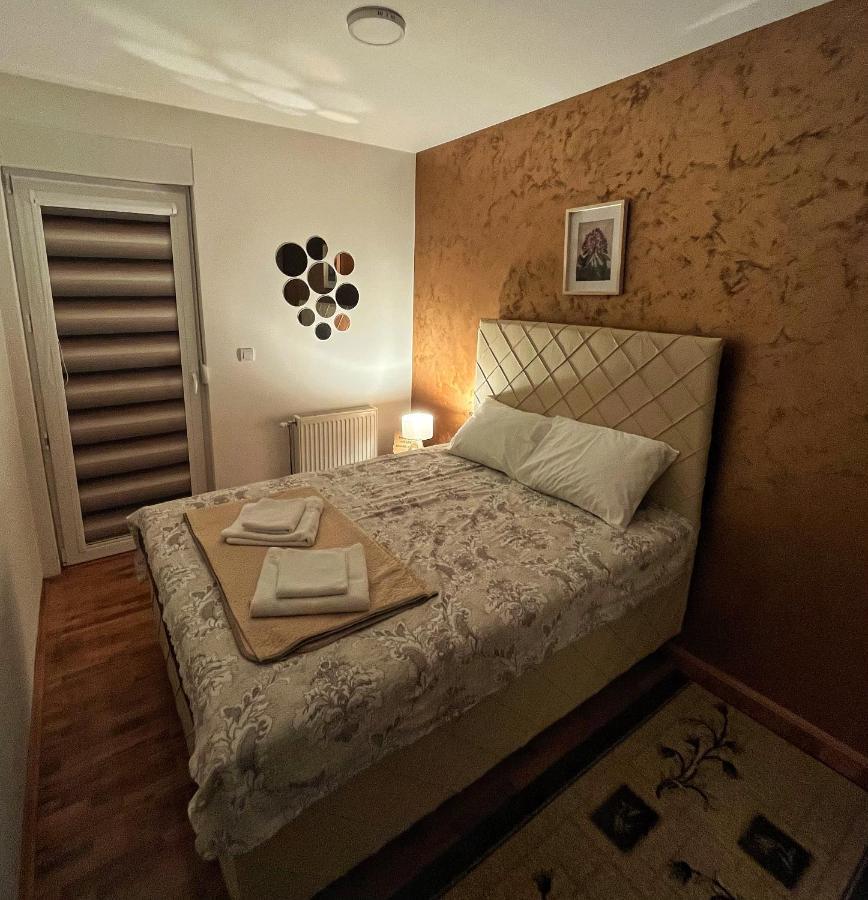 Apartman Lux Враня Екстериор снимка