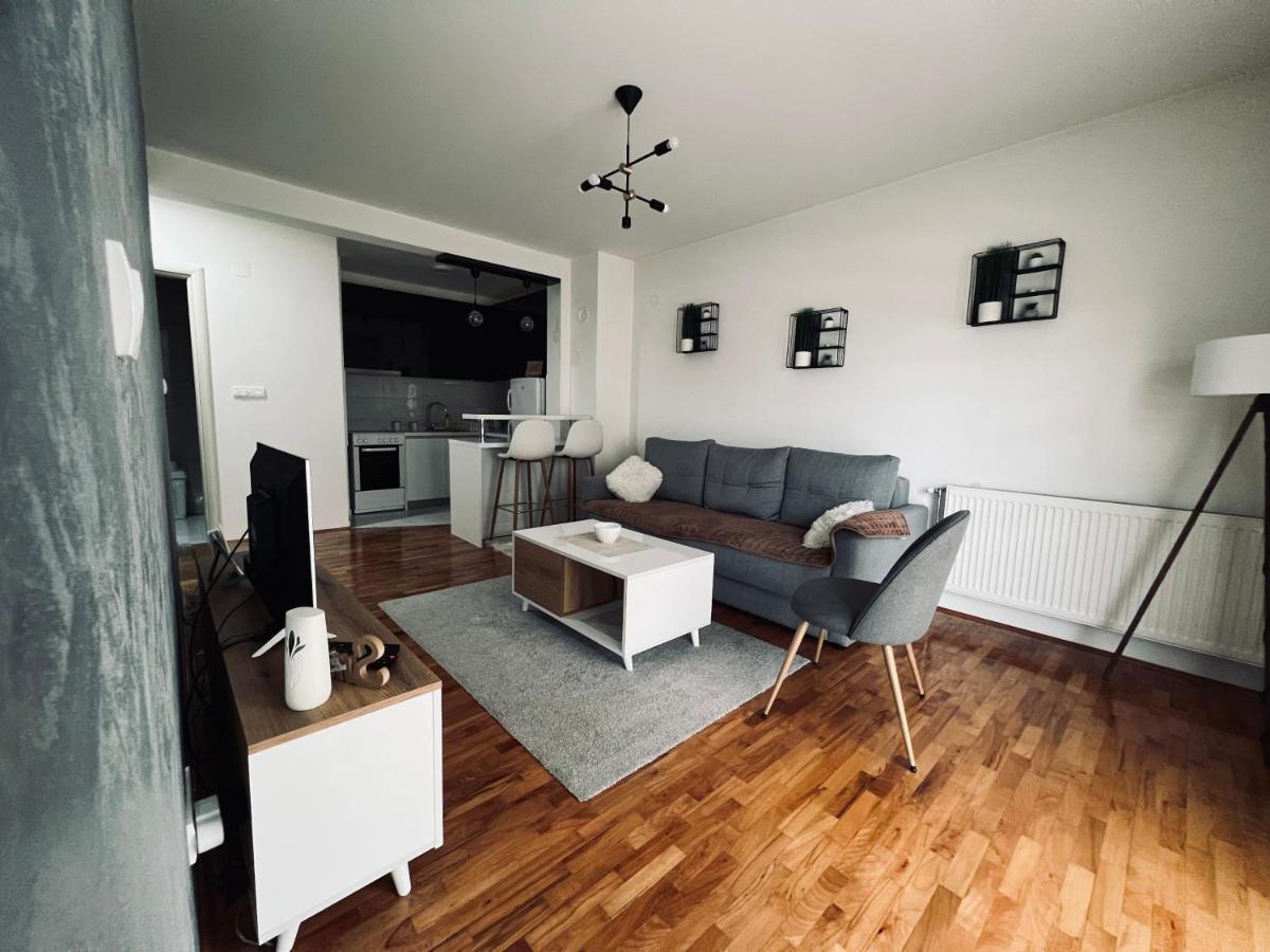 Apartman Lux Враня Екстериор снимка