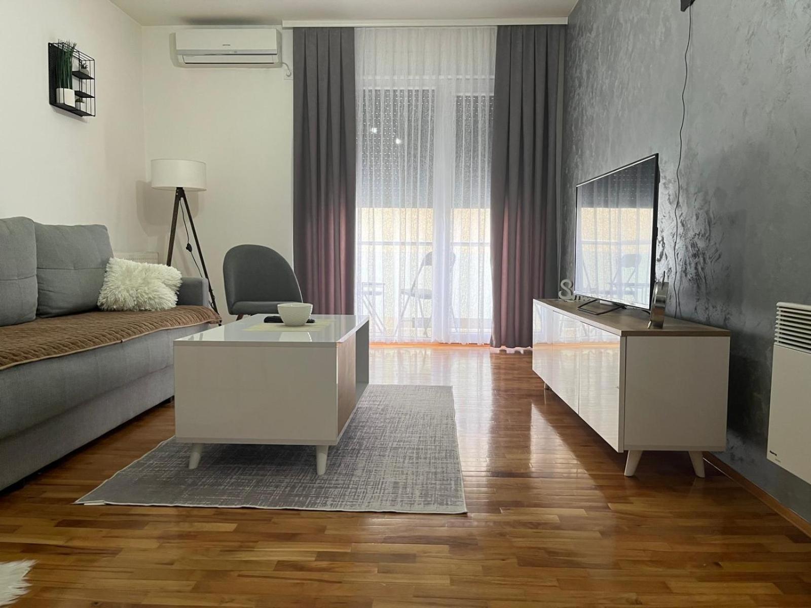 Apartman Lux Враня Екстериор снимка